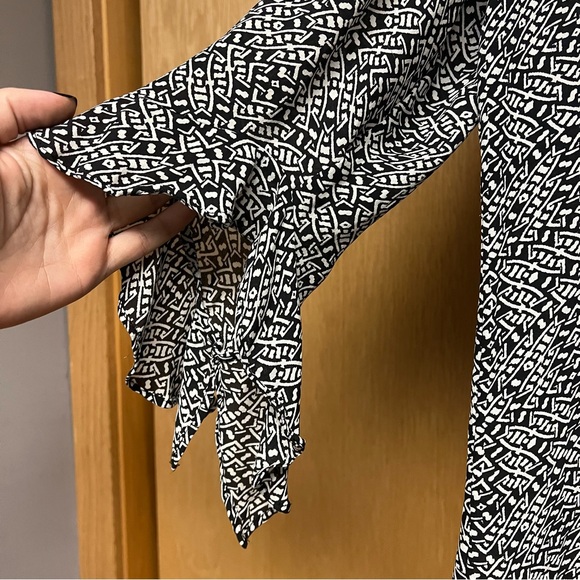 Chico’s Design 100% Silk Blouse Vintage Size Large - Picture 3 of 6